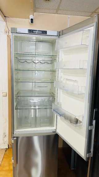 Nevera Electrolux plateada