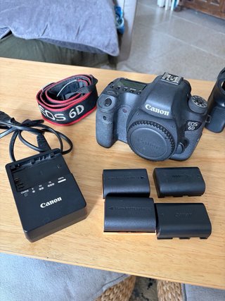Canon EOS 6D Full Frame + Accesorios