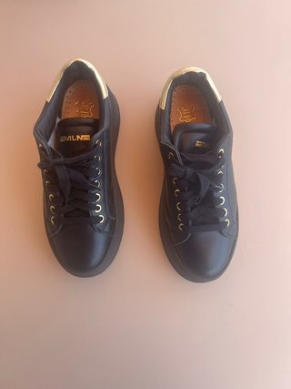 Zapatillas plataforma negras y doradas Talla 38