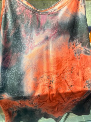 Camiseta satén naranja y morado