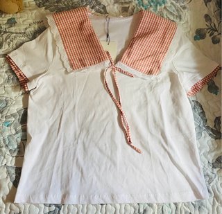 Camiseta Zara Blanca con Cuello Vichy Rosa