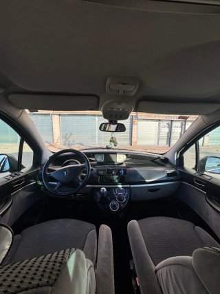 Peugeot 807 2012