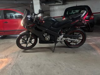 Honda CBR 125cc Sportbike Negra