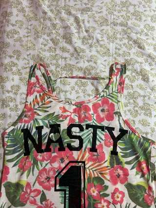 Camiseta tirantes floral bershka talla XS