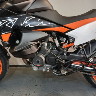 KTM 890 SMT 2024 Negra/Naranja