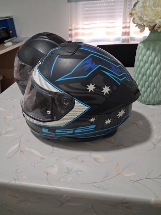Cascos de moto homologados talla M, 70€ cada uno