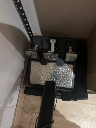 Simulador Thrustmaster - 10h uso