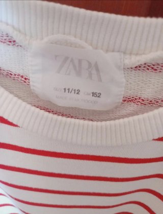 Felpa per bambina con righe rosse e bianche di Zara