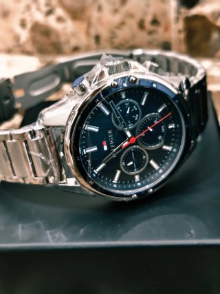 Reloj Tommy Hilfiger Cronógrafo Azul y Plateado