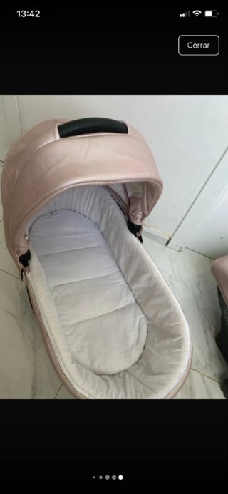 Carro de bebé rosa