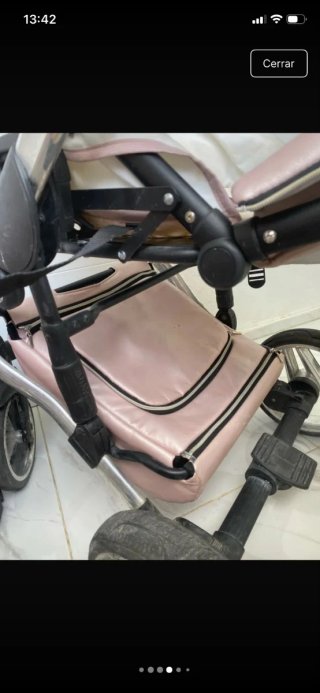 Carro de bebé rosa