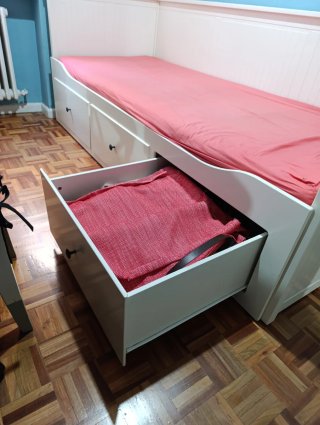 Cama diván blanca con colchón y cajones
