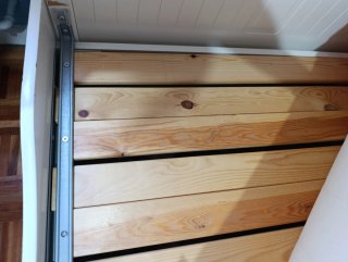 Cama diván blanca con colchón y cajones