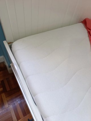 Cama diván blanca con colchón y cajones