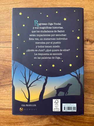 Jum hecho de oscuridad : las historias de Olga