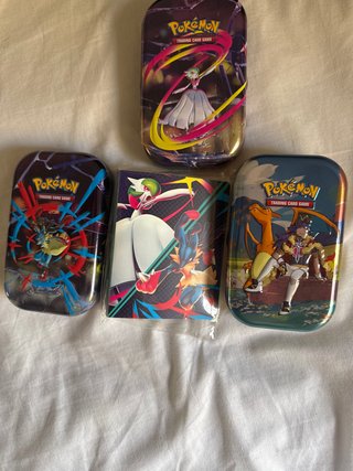 Lote 3 minilatas Pokémon + mini álbum