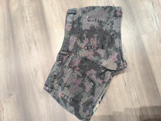Shorts vaqueros florales negros