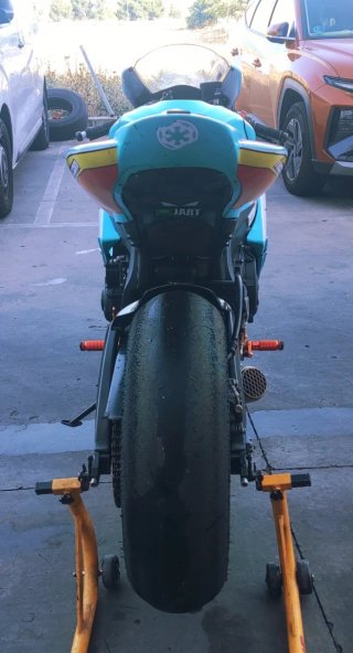Suzuki GSXR600 K7 Circuito