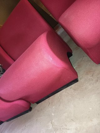 Sillones rojos de tela