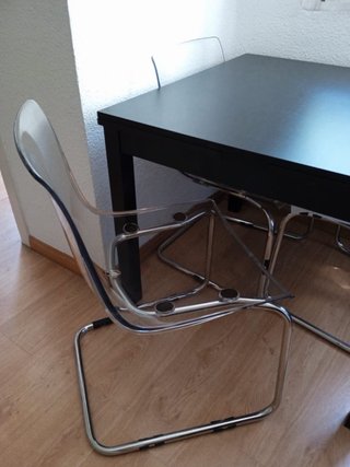 Sillas y mesa Ikea transparente