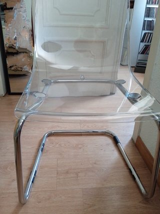 Sillas y mesa Ikea transparente
