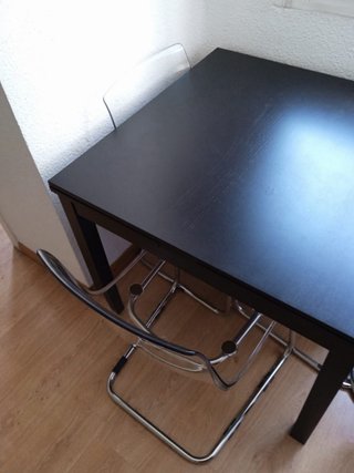 Sillas y mesa Ikea transparente