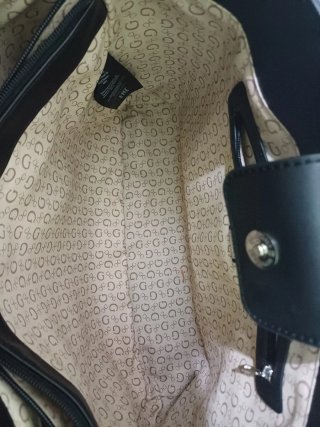 Bolso Guess Negro y Gris