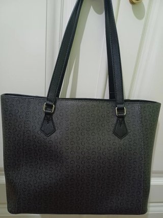 Bolso Guess Negro y Gris
