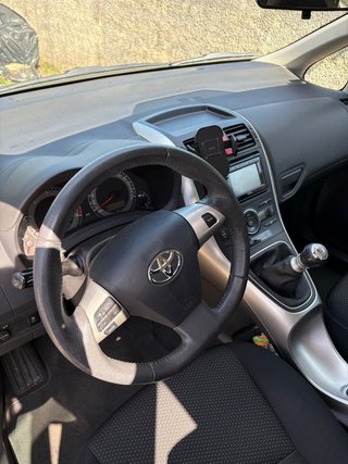 Toyota Auris 2011
