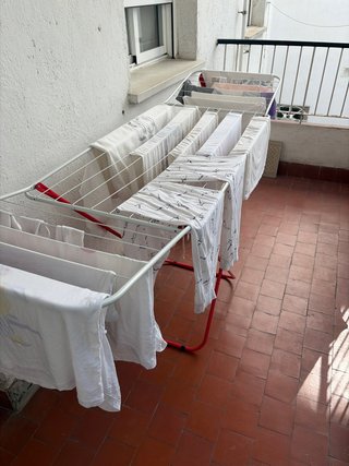 Tendedero plegable de metal blanco