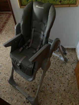 Trona bebé Bebeconfort con colcha usado 3 veces