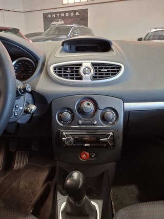 RENAULT CLIO III 1.2 16V