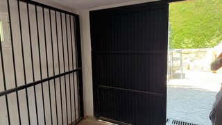 Puerta de garaje de hierro