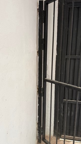 Puerta de garaje de hierro