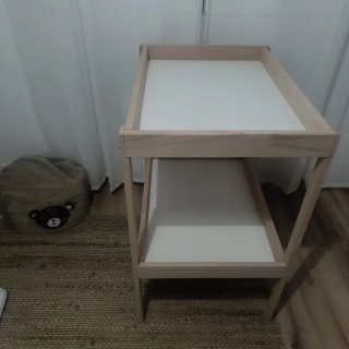 Cambiador de bebé madera y blanco