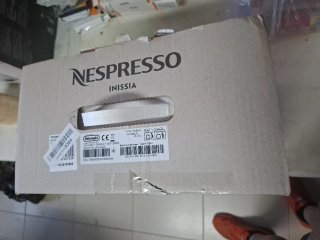 Cafetera Nespresso Inissia Negra