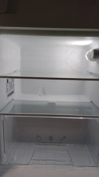 Nevera pequeña blanca