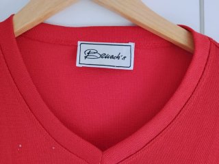 Camiseta roja Blanch's cuello pico