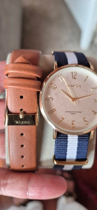 Reloj Parfois con correa de tela y cuero