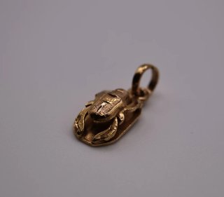 Colgante Escarabajo Egipcio Oro 18k