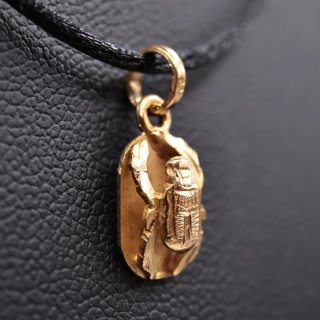 Colgante Escarabajo Egipcio Oro 18k