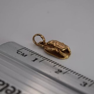 Colgante Escarabajo Egipcio Oro 18k