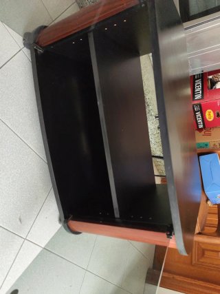 Mesa auxiliar con ruedas