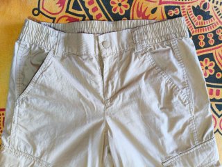 Pantalón cargo beige