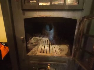 Estufa de leña con horno