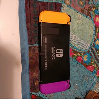 Nintendo Switch amarillo y morado Completo!