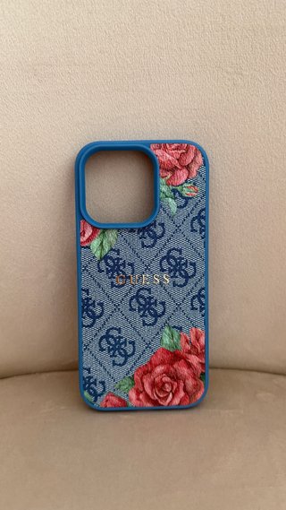 Funda guess iphone 16 Pro azul con rosas