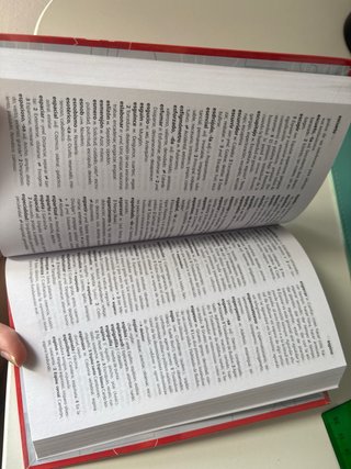 Diccionario esencial de sinónimos y antónimos d...