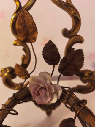 Lámpara de pared vintage con flores