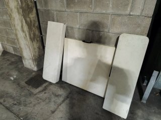 Conjunto Mesa y 2 Bancos Plegables